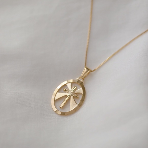 Cross Necklace | 18k Gold Filled - Picture 6 of 8